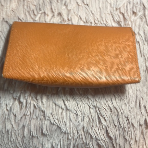 Tory Burch Sunglasses case - Picture 3 of 5